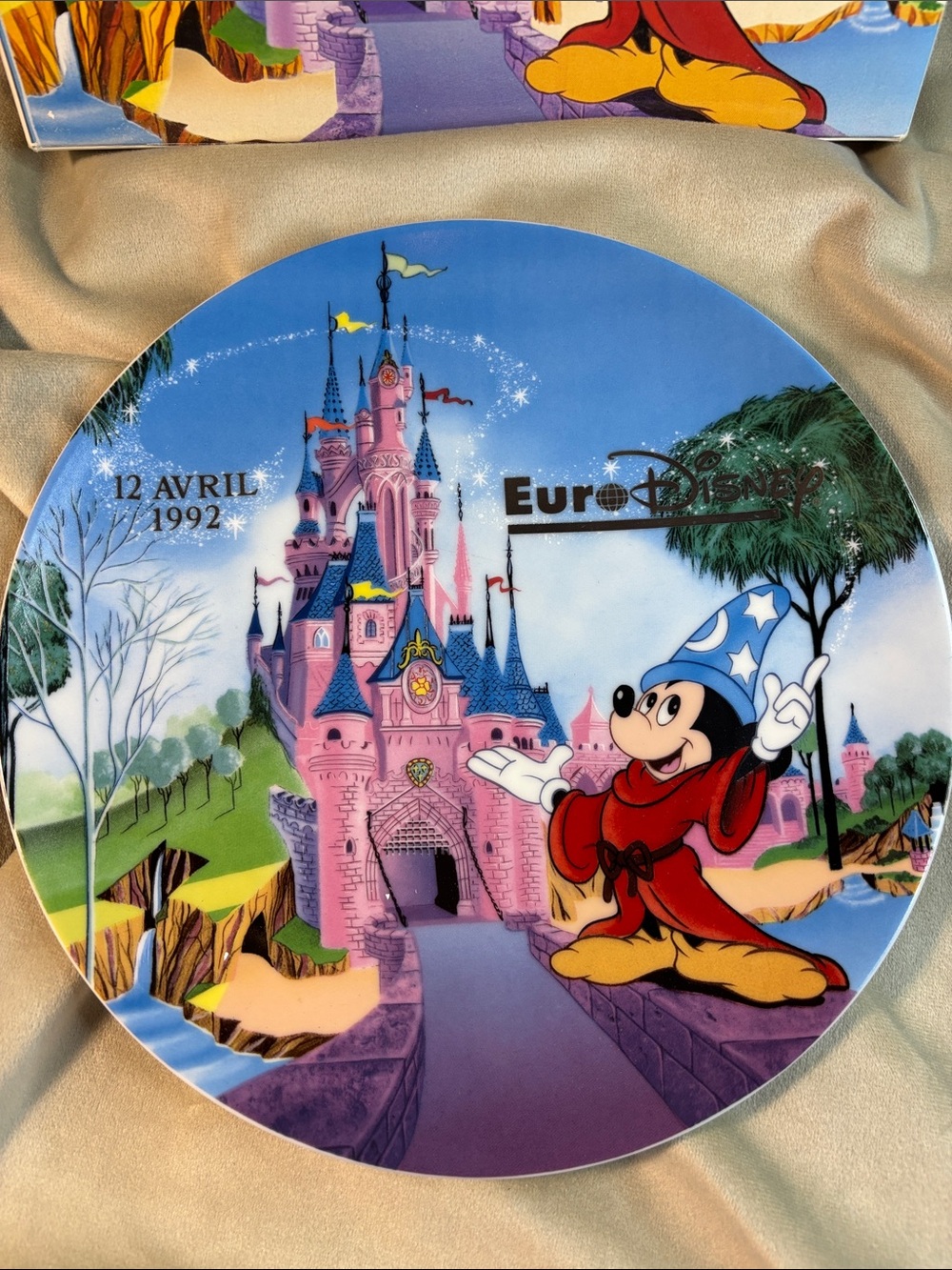 Euro Disney Commemorative Plate Featuring Mickey. Grand Opening 1992 Limited.